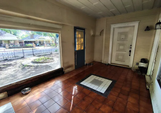 Photo 2 of Single family home for sale at 516 S & 518 Glasgow Dr, Dallas, TX 75223 | MLS# 21403386 | Listing updated on 2026-10-05
