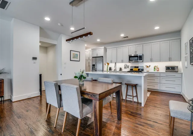 Photo 2 of Townhouse for sale at 5602 Lindell Ave #B, Dallas, TX 75206 | MLS# 21401150 | Listing updated on 2026-10-05