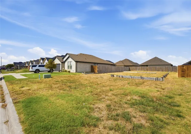 Photo 1 of Land for sale at 706 Moseley Ln, Greenville, TX 75402 | MLS# 21403601 | Listing updated on 2026-10-09