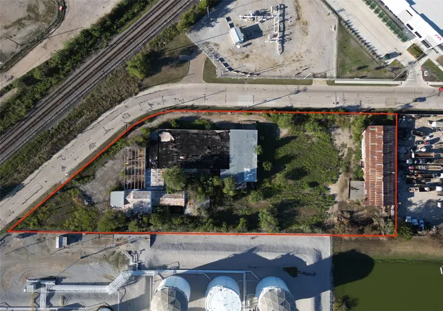 Photo 1 of Land for sale at 2726 Chesser Boyer Rd, Fort Worth, TX 76111 | MLS# 21397629 | Listing updated on 2026-10-08