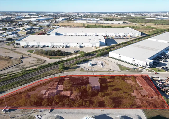 Photo 7 of Land for sale at 2726 Chesser Boyer Rd, Fort Worth, TX 76111 | MLS# 21397629 | Listing updated on 2026-10-08