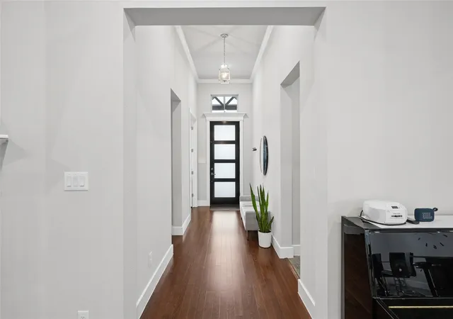 Photo 2 of Single family home for sale at 516 Woodland Dr, Azle, TX 76020 | MLS# 21403557 | Listing updated on 2026-10-05