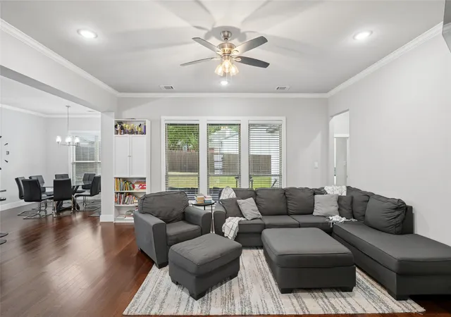 Photo 3 of Single family home for sale at 516 Woodland Dr, Azle, TX 76020 | MLS# 21403557 | Listing updated on 2026-10-05