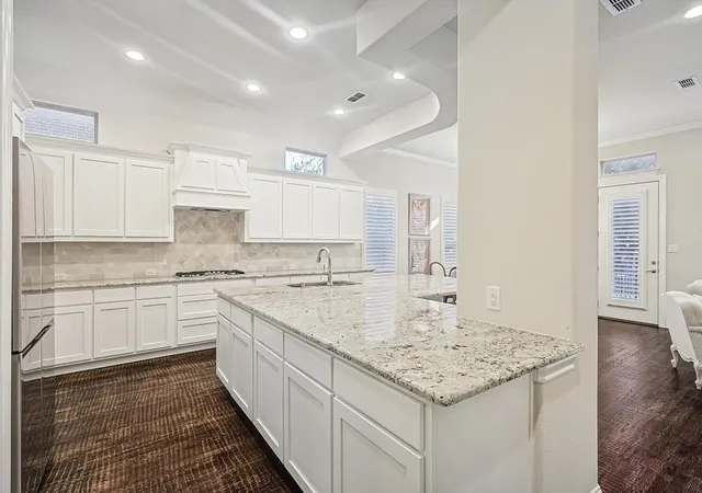 Photo 4 of Townhouse for sale at 2812 Cedar Elm Dr, Carrollton, TX 75010 | MLS# 21403710 | Listing updated on 2026-10-05