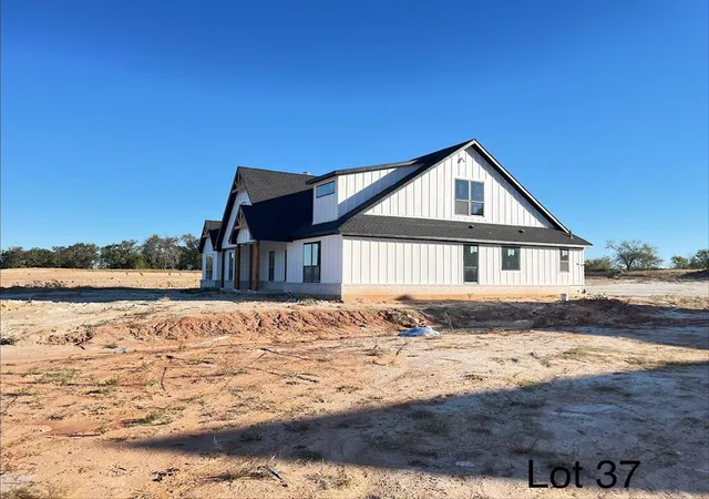 Photo 2 of Single family home for sale at 317 Jonny Boy Way, Springtown, TX 76082 | MLS# 21402376 | Listing updated on 2026-10-06