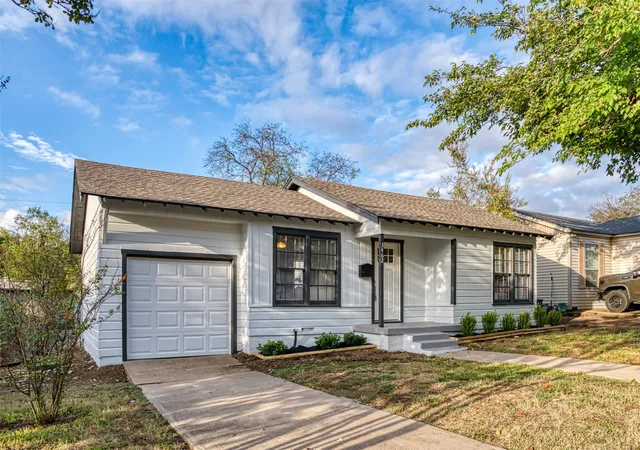 Photo 2 of Single family home for sale at 3462 W Gambrell St, Fort Worth, TX 76133 | MLS# 21389546 | Listing updated on 2026-10-06