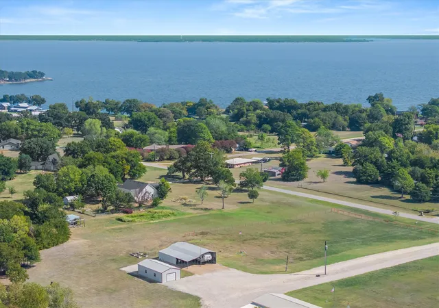 Photo 3 of Single family home for sale at 189 Vz County Rd 3727, Wills Point, TX 75169 | MLS# 21393839 | Listing updated on 2026-10-06