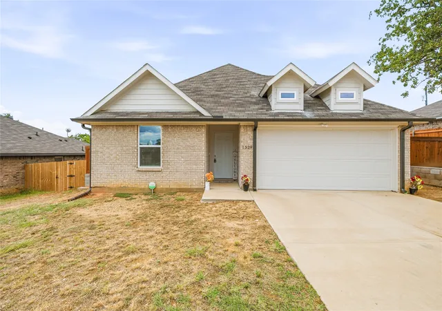Single family home for sale at 1529 Jacqueline Ln, Graham, TX 76450 | MLS# 21403753