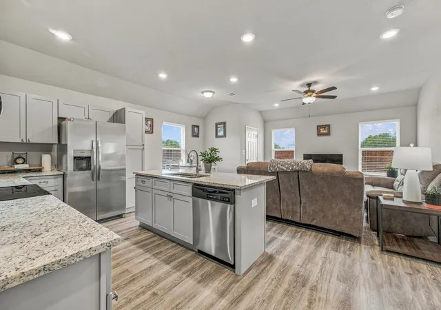 Photo 3 of Single family home for sale at 1529 Jacqueline Ln, Graham, TX 76450 | MLS# 21403753 | Listing updated on 2026-10-09