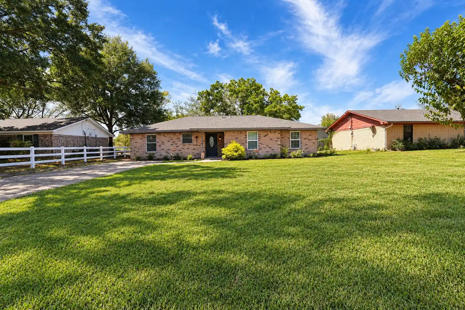Photo 1 of Single family home for sale at 3510 Northpark Dr, Corsicana, TX 75110 | MLS# 21403752 | Listing updated on 2026-10-15