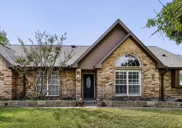 Photo 2 of Single family home for sale at 617 Buckboard St, Ovilla, TX 75154 | MLS# 21380686 | Listing updated on 2026-10-29