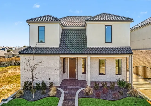 Photo 1 of Single family home for sale at 940 Eldorado St, Weatherford, TX 76086 | MLS# 21403774 | Listing updated on 2026-10-06