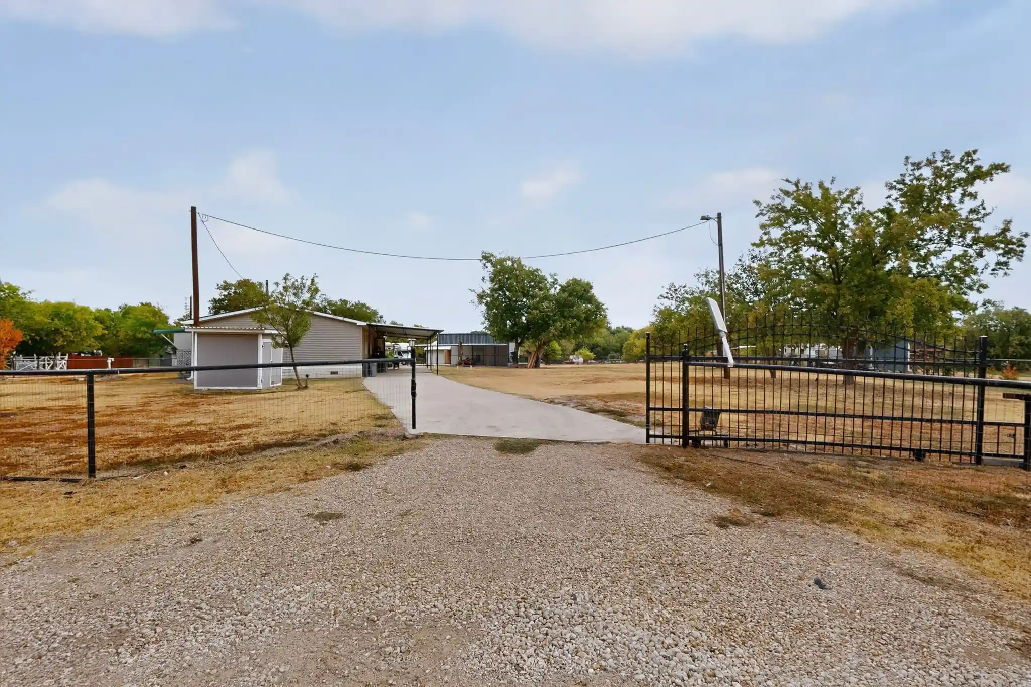Photo 1 of Manufactured home for sale at 2181 Doe Branch Rd, Little Elm, TX 75068 | MLS# 21402619 | Listing updated on 2026-10-30