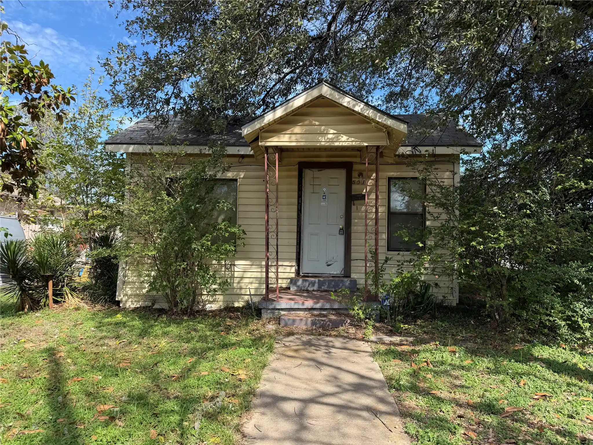 Single family home for sale at 501 Hatton St, Waco, TX 76704 | MLS# 21397073