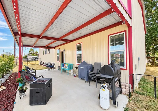 Photo 2 of Single family home for sale at 104 Ute, Quitman, TX 75783 | MLS# 21403185 | Listing updated on 2026-10-06