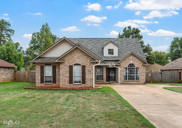 Single family home for sale at 3507 Woodleaf Dr, Shreveport, LA 71118 | MLS# 21401410