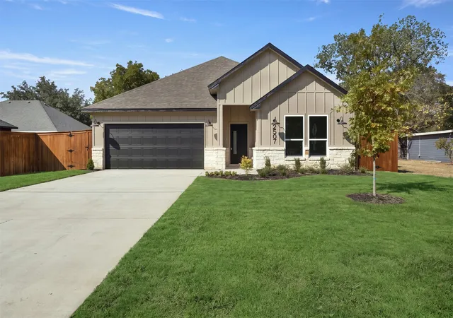 Photo 1 of Single family home for sale at 2507 Picadilly Blvd, Mesquite, TX 75149 | MLS# 21402665 | Listing updated on 2026-10-06