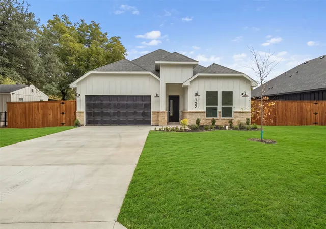 Photo 1 of Single family home for sale at 732 Old London Ln, Mesquite, TX 75149 | MLS# 21402657 | Listing updated on 2026-10-06