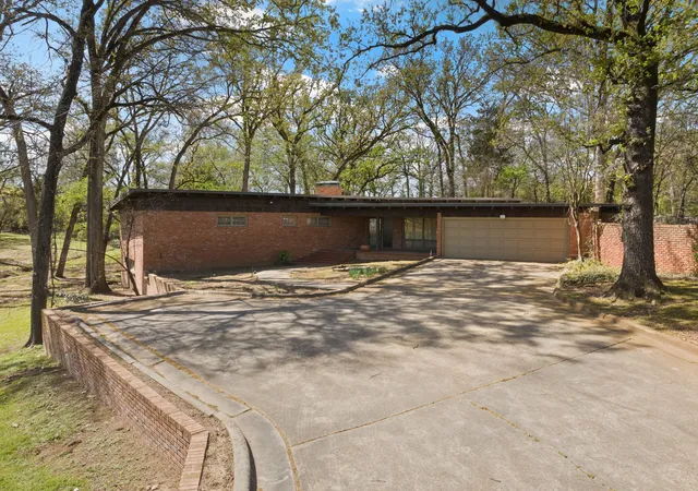 Photo 2 of Single family home for sale at 101 Bluebird St, Mount Pleasant, TX 75455 | MLS# 21403641 | Listing updated on 2026-10-06