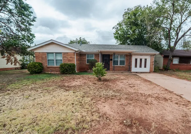 Photo 1 of Single family home for sale at 626 S San Jose Dr, Abilene, TX 79605 | MLS# 21403966 | Listing updated on 2026-10-06
