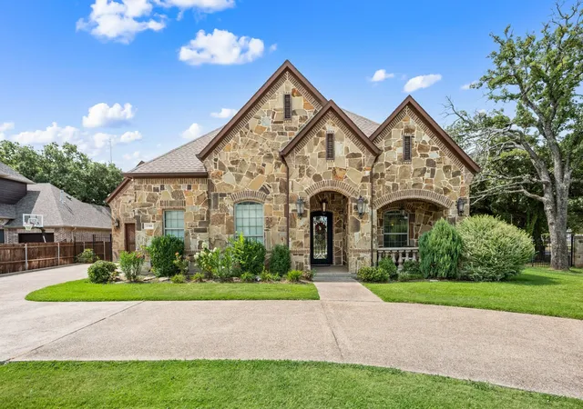 Photo 1 of Single family home for sale at 3300 Alexandria Ct, Southlake, TX 76092 | MLS# 21404023 | Listing updated on 2026-10-06