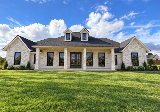 Photo 1 of Single family home for sale at 906 Wildridge Dr, McGregor, TX 76657 | MLS# 21403593 | Listing updated on 2026-10-06