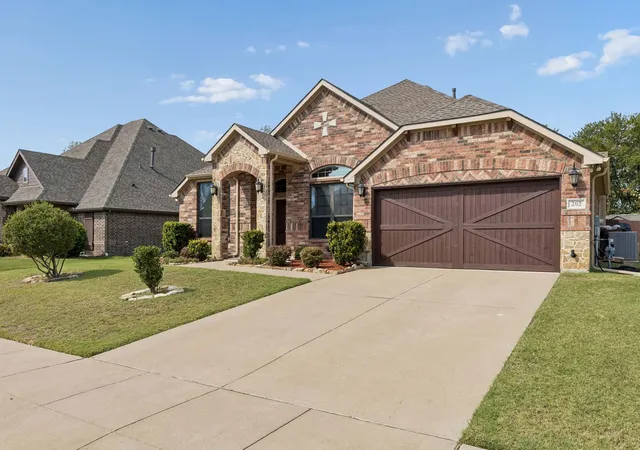 Photo 2 of Single family home for sale at 202 Champion Dr, Wylie, TX 75098 | MLS# 21400279 | Listing updated on 2026-10-05