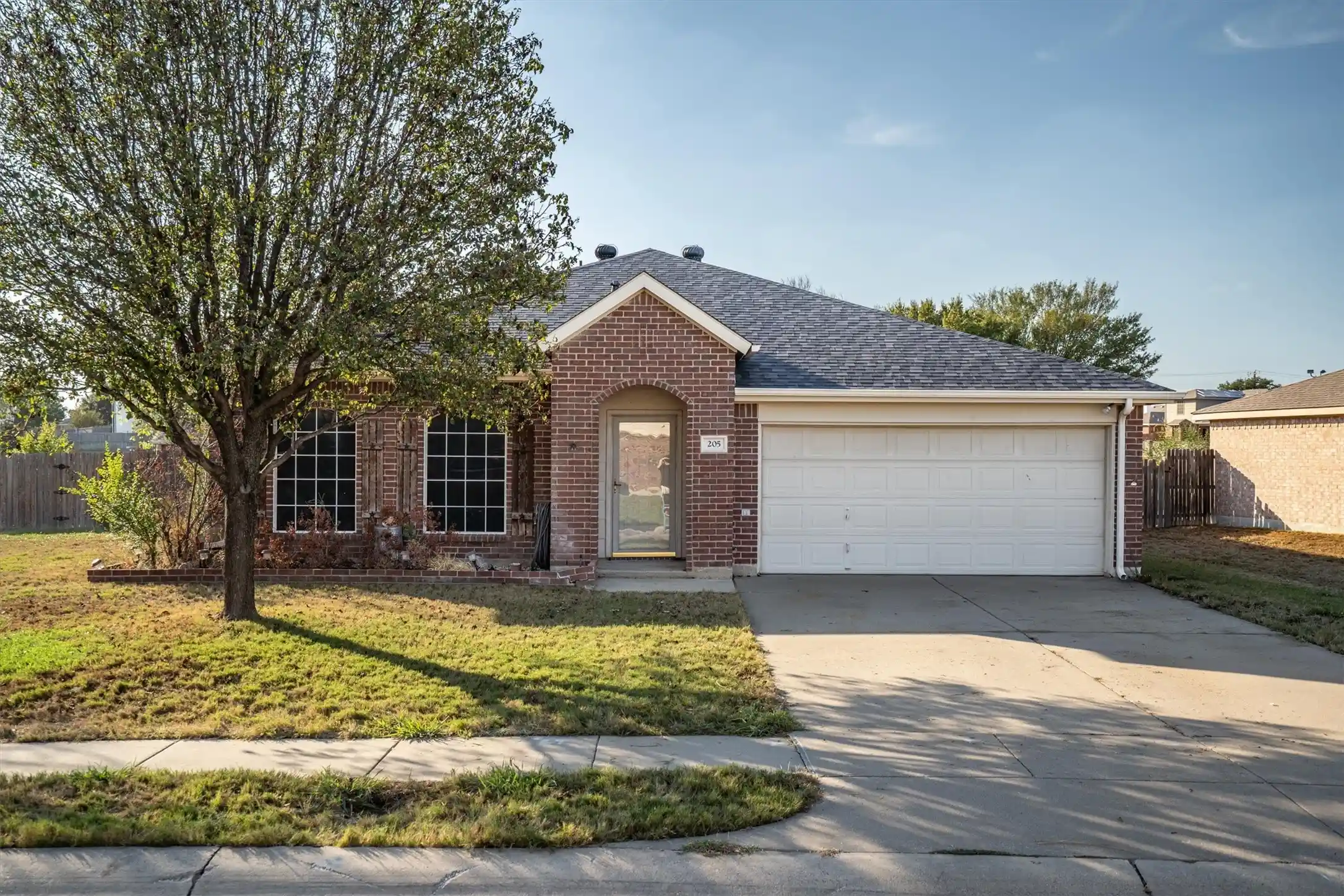 Photo 1 of Single family home for sale at 205 Saddlebrook Dr, Krum, TX 76249 | MLS# 21403696 | Listing updated on 2026-10-27