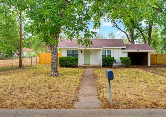 Photo 1 of Single family home for sale at 1334 Lytle Acres Dr, Abilene, TX 79602 | MLS# 21403989 | Listing updated on 2026-10-10