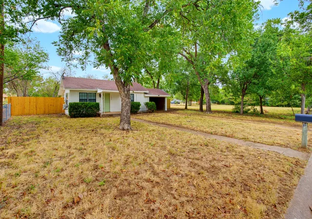 Photo 2 of Single family home for sale at 1334 Lytle Acres Dr, Abilene, TX 79602 | MLS# 21403989 | Listing updated on 2026-10-10