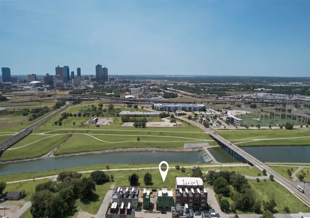 Photo 1 of Land for sale at 424 Vista Buena Trl, Fort Worth, TX 76111 | MLS# 21404031 | Listing updated on 2026-10-06