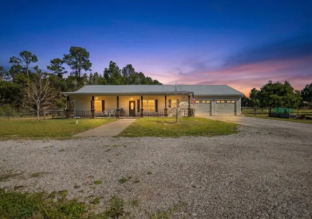 Photo 1 of Single family home for sale at 256 County Rd 2749, Mineola, TX 75773 | MLS# 21404075 | Listing updated on 2026-10-06