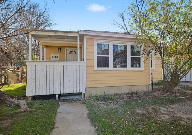 Photo 1 of Single family home for sale at 4220 Ramey Ave, Fort Worth, TX 76105 | MLS# 21404089 | Listing updated on 2026-10-06