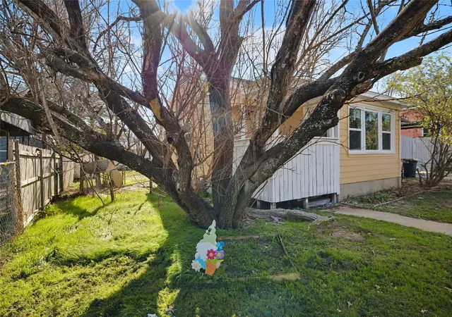 Photo 1 of Single family home for sale at 4220 Ramey Ave, Fort Worth, TX 76105 | MLS# 21404089 | Listing updated on 2026-10-06