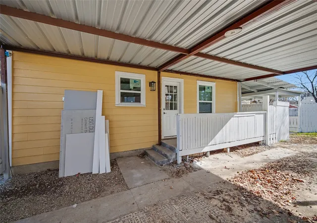 Photo 3 of Single family home for sale at 4220 Ramey Ave, Fort Worth, TX 76105 | MLS# 21404089 | Listing updated on 2026-10-06
