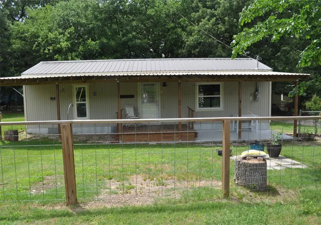 Photo 2 of Single family home for sale at 10166 Northview Dr, Wills Point, TX 75169 | MLS# 21402899 | Listing updated on 2026-10-06