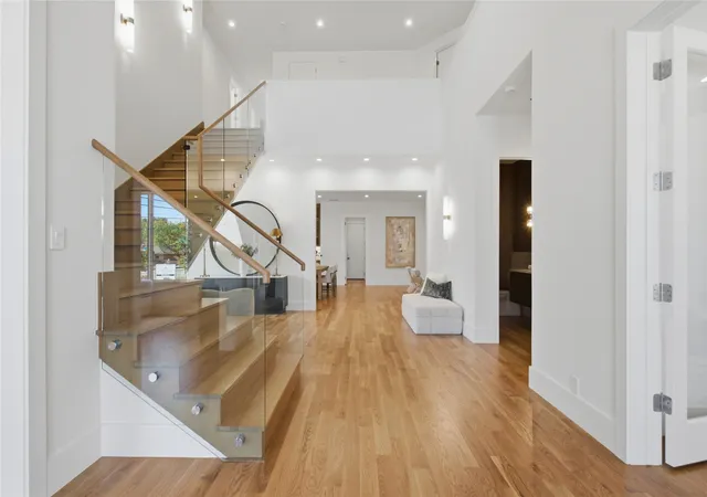 Photo 3 of Mansion for sale at 6834 Deloache Ave, Dallas, TX 75225 | MLS# 21402203 | Listing updated on 2026-10-06