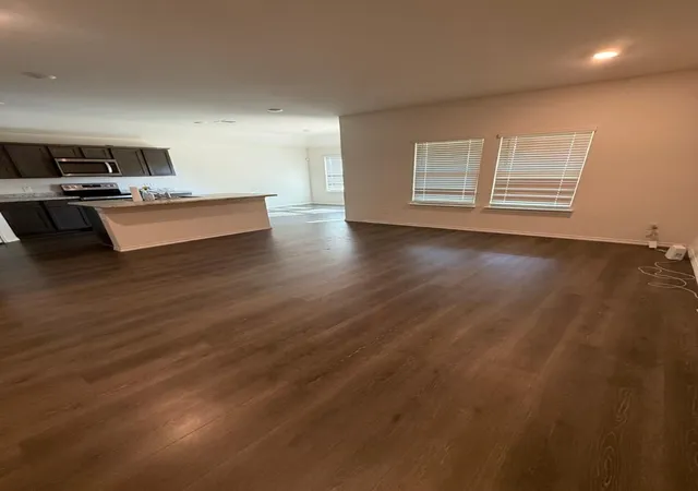 Photo 4 of Single family home for sale at 904 Basswood Ln, Royse City, TX 75189 | MLS# 21403884 | Listing updated on 2026-10-06