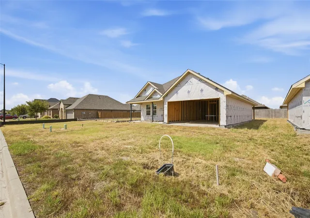 Photo 2 of Single family home for sale at 806 Moseley Ln, Greenville, TX 75402 | MLS# 21403683 | Listing updated on 2026-10-09