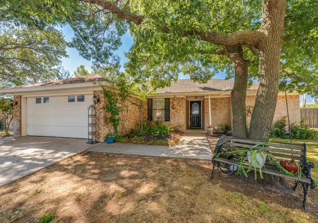 Photo 1 of Single family home for sale at 130 Century Ln, Clyde, TX 79510 | MLS# 21393423 | Listing updated on 2026-10-06