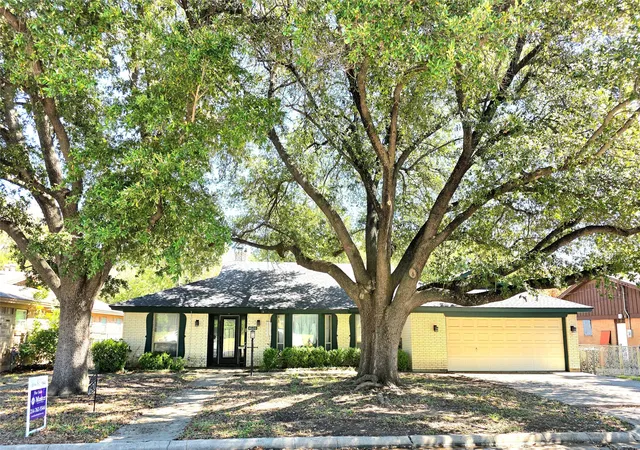 Photo 1 of Single family home for sale at 4620 Starlight Dr, Haltom City, TX 76117 | MLS# 21394822 | Listing updated on 2026-10-07