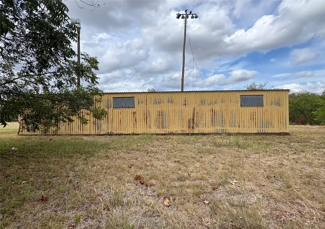 Land for sale at 414 N Neal St, Commerce, TX 75428 | MLS# 21402272