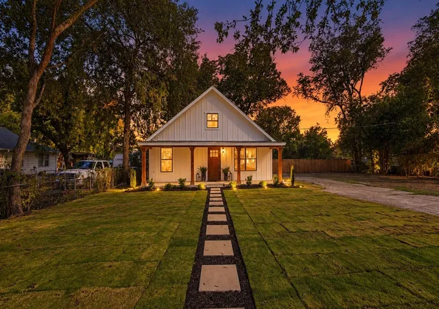 Photo 1 of Single family home for sale at 4216 Bonita Dr, Fort Worth, TX 76114 | MLS# 21404072 | Listing updated on 2026-10-09