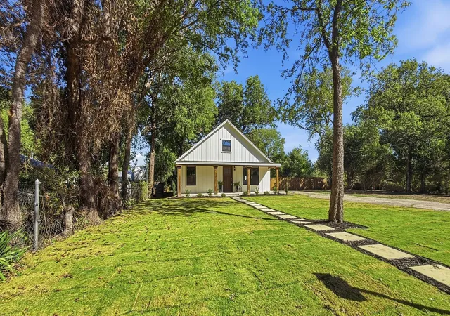 Photo 3 of Single family home for sale at 4216 Bonita Dr, Fort Worth, TX 76114 | MLS# 21404072 | Listing updated on 2026-10-09
