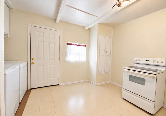 Photo 24 of Multi family home for sale at 2306 Ross Ave #100, Fort Worth, TX 76164 | MLS# 21400601 | Listing updated on 2026-10-06