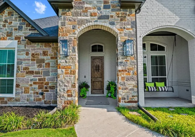 Photo 3 of Single family home for sale at 1017 Moriah Rd, Weatherford, TX 76087 | MLS# 21402120 | Listing updated on 2026-10-06