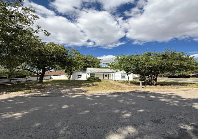 Photo 1 of Single family home for sale at 317 E 10th Street, Coleman, TX 76834 | MLS# 21404264 | Listing updated on 2026-10-06