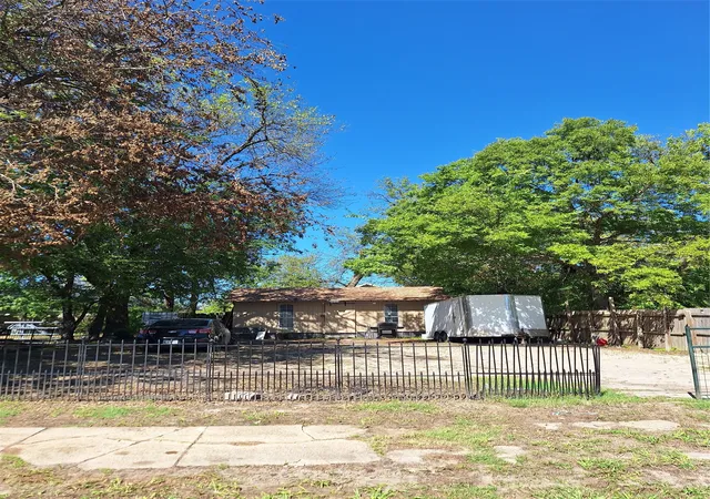 Photo 3 of Land for sale at 1514 Oneal St, Greenville, TX 75401 | MLS# 21403918 | Listing updated on 2026-10-07