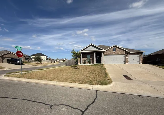 Photo 1 of Single family home for sale at 2800 Brosnan Rd, Lorena, TX 76655 | MLS# 21404299 | Listing updated on 2026-10-06
