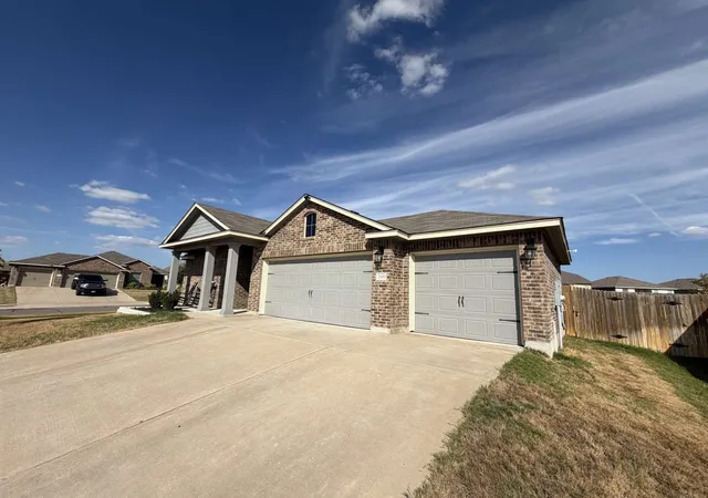 Photo 2 of Single family home for sale at 2800 Brosnan Rd, Lorena, TX 76655 | MLS# 21404299 | Listing updated on 2026-10-06